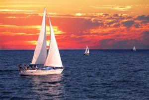 segelbåt i solnedgången